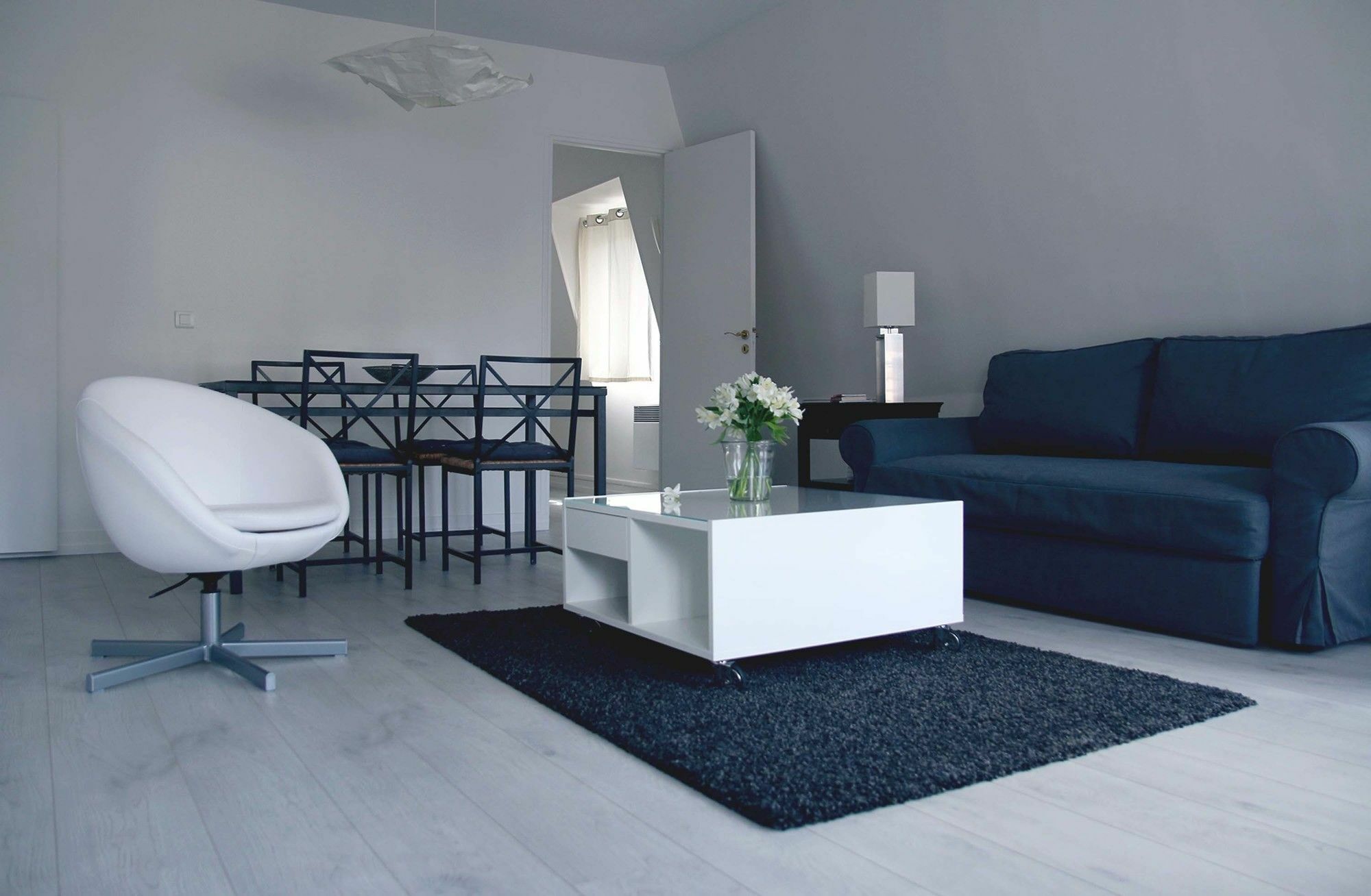 Rue De Ponthieu Central Furnished Apartment Paris Bagian luar foto